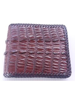 กระเป๋าสตางค์หนังจระเข้แท้ ส่วนหาง สีน้ำตาล ถักขอบ