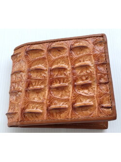 กระเป๋าสตางค์หนังจระเข้แท้ ส่วนกระดูก สีน้ำตาลแทน