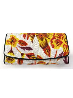 กระเป๋าสตางค์หนังปลากระเบนแท้ 3พับยาว พิมลาย ดอกไม้