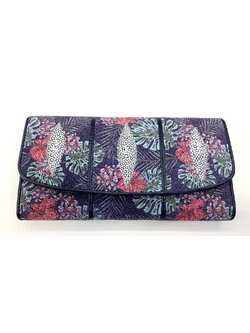 กระเป๋าสตางค์หนังปลากระเบนแท้ 3พับยาว พิมลาย ดอกไม้