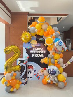 แบล็คดรอปวันเกิด ตรีมอวกาศ