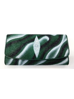 กระเป๋าสตางค์หนังปลากระเบนแท้ 3พับยาว สีเขียว