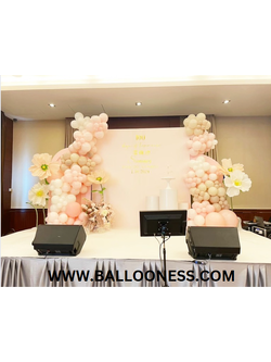 แบล็คดรอปวันเกิดฉากไม้สี่เหลียม โทนสีชมพู ขาว แซน