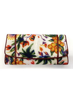 กระเป๋าสตางค์หนังปลากระเบนแท้ 3พับยาว พิมลาย ดอกไม้