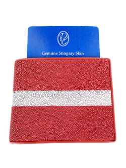 กระเป๋าสตางค์หนังปลากระเบนแท้ แบบสั้น สีแดง