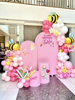 แบลคดรอปวันเกิด ทีมผึ้ง โทนสีชมพู สดใสๆ