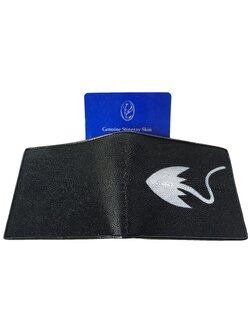 กระเป๋าสตางค์หนังปลากระเบนแท้ แบบสั้น สีดำ รูปปลากระเบน