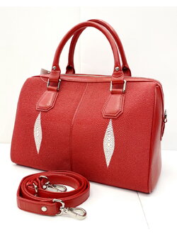 กระเป๋าถือหนังปลากระเบนแท้ สีแดง มีสายสะพาย