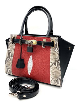 กระเป๋าถือหนังงูแท้ ผสม หนังปลากระเบนแท้ สีแดง มีสายสะพาย