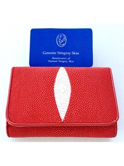 กระเป๋าสตางค์หนังปลากระเบนแท้ 3พับสั้น สีแดง