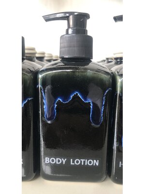 ขวด Body Lotion ทรงสี่เหลี่ยม แบบหัวปั้ม ( Ceramic body lotion bottle with pump head )
