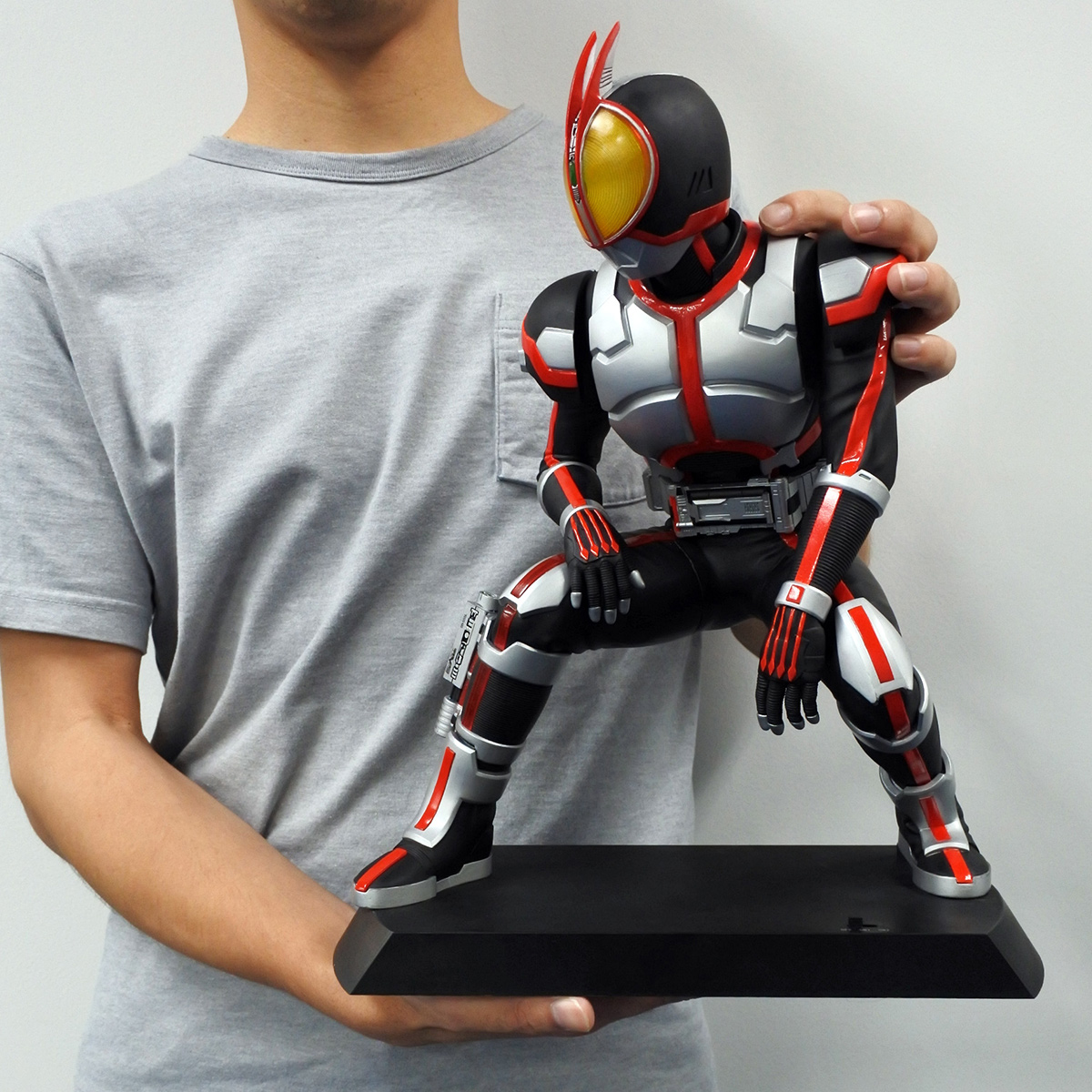 ULTIMATE ARTICLE MASKED RIDER FAIZ