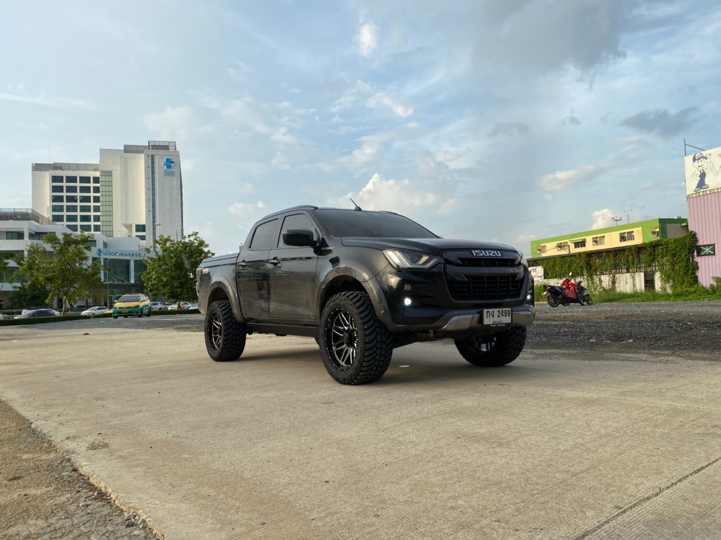 DMAX ขับมาจากสระแก้ว จัดทรงเมกาที่STEP9