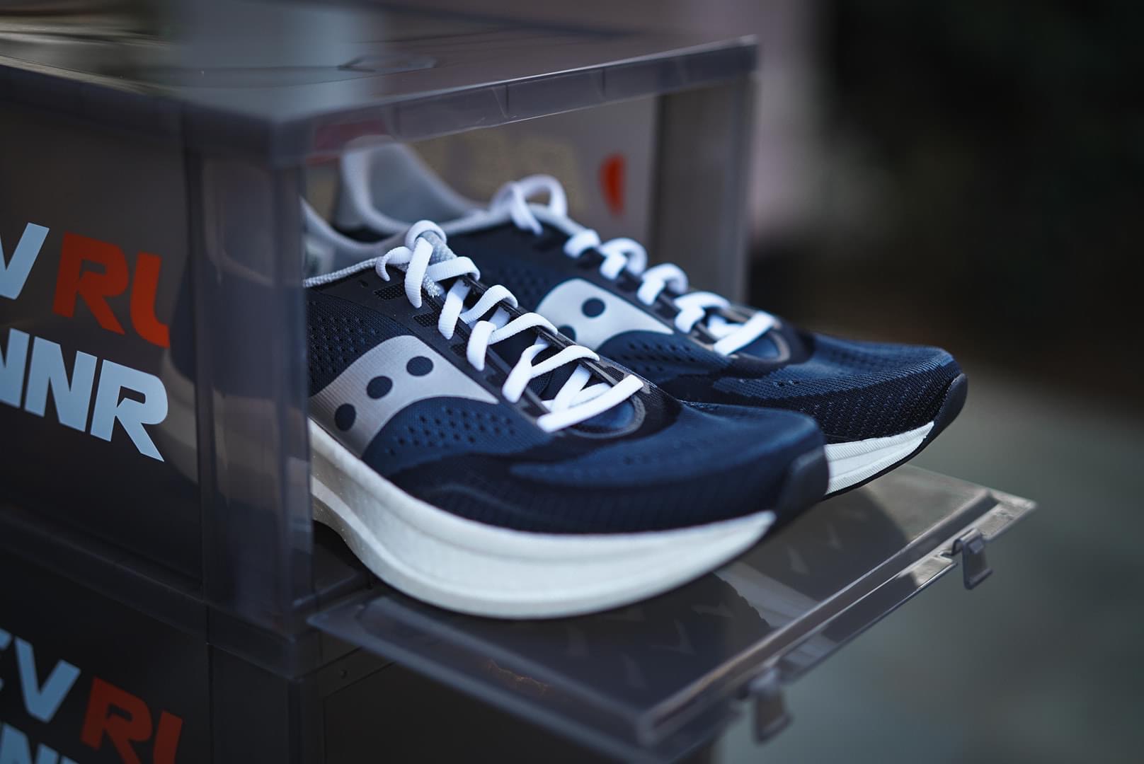 กล่องใส่รองเท้า Rev Runner Tower Box ‘LIMITED’