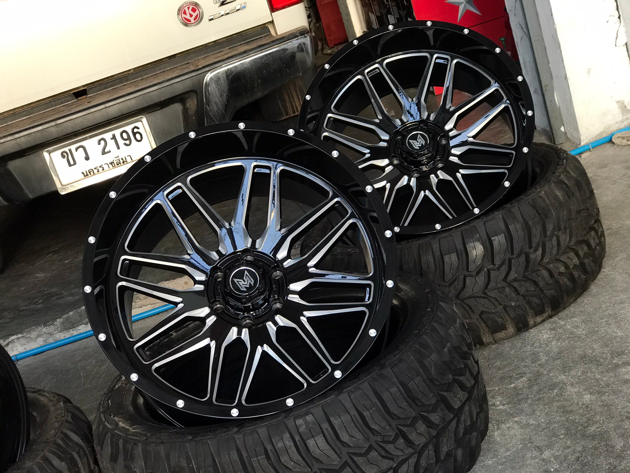 MAGNETIC 22x12 ET-44 CROSSWIND MT 33/12.5R22