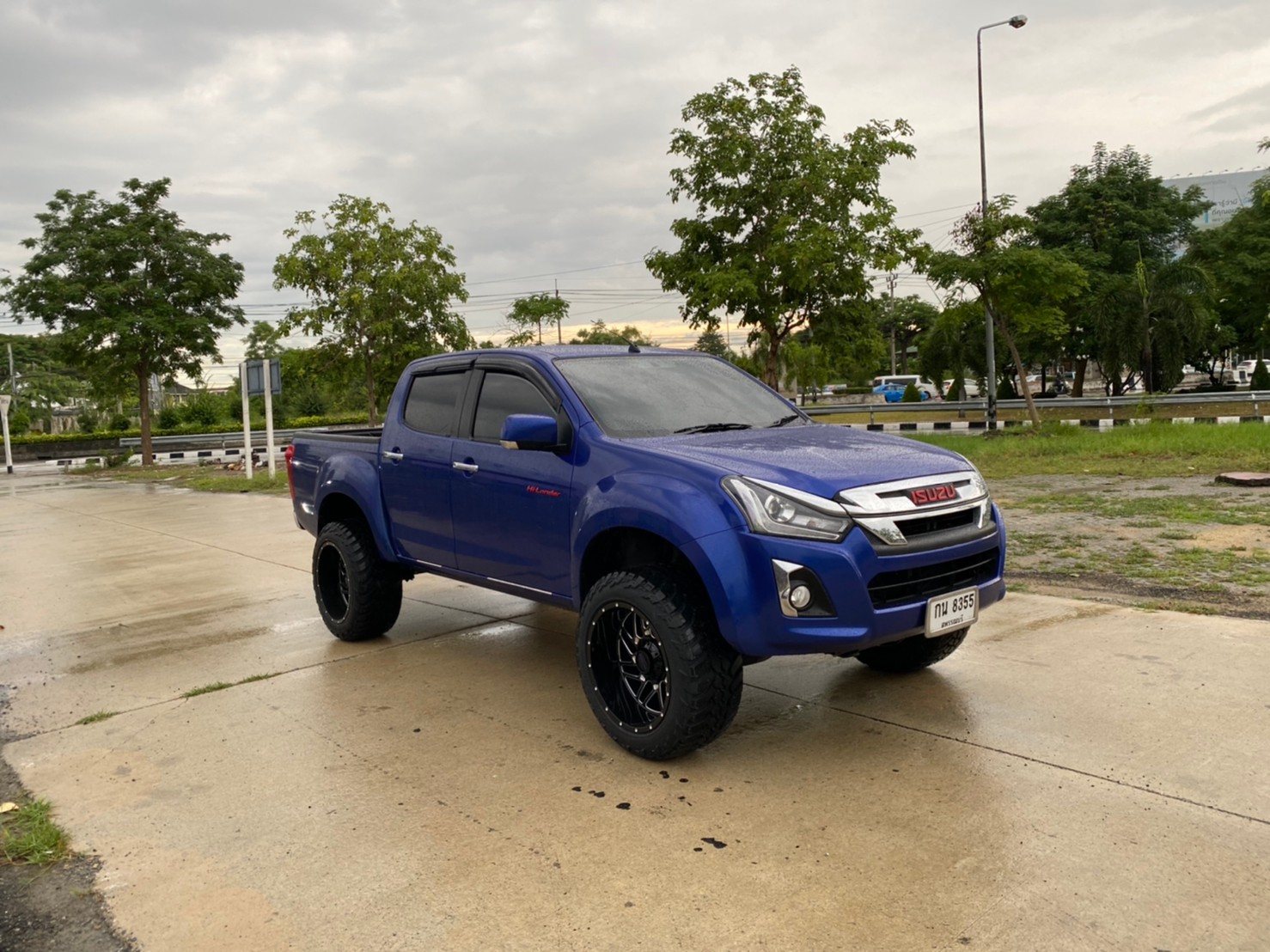 D-MAX มาจากสุพรรณบุรี จัดทรงเมกาที่ STEP9