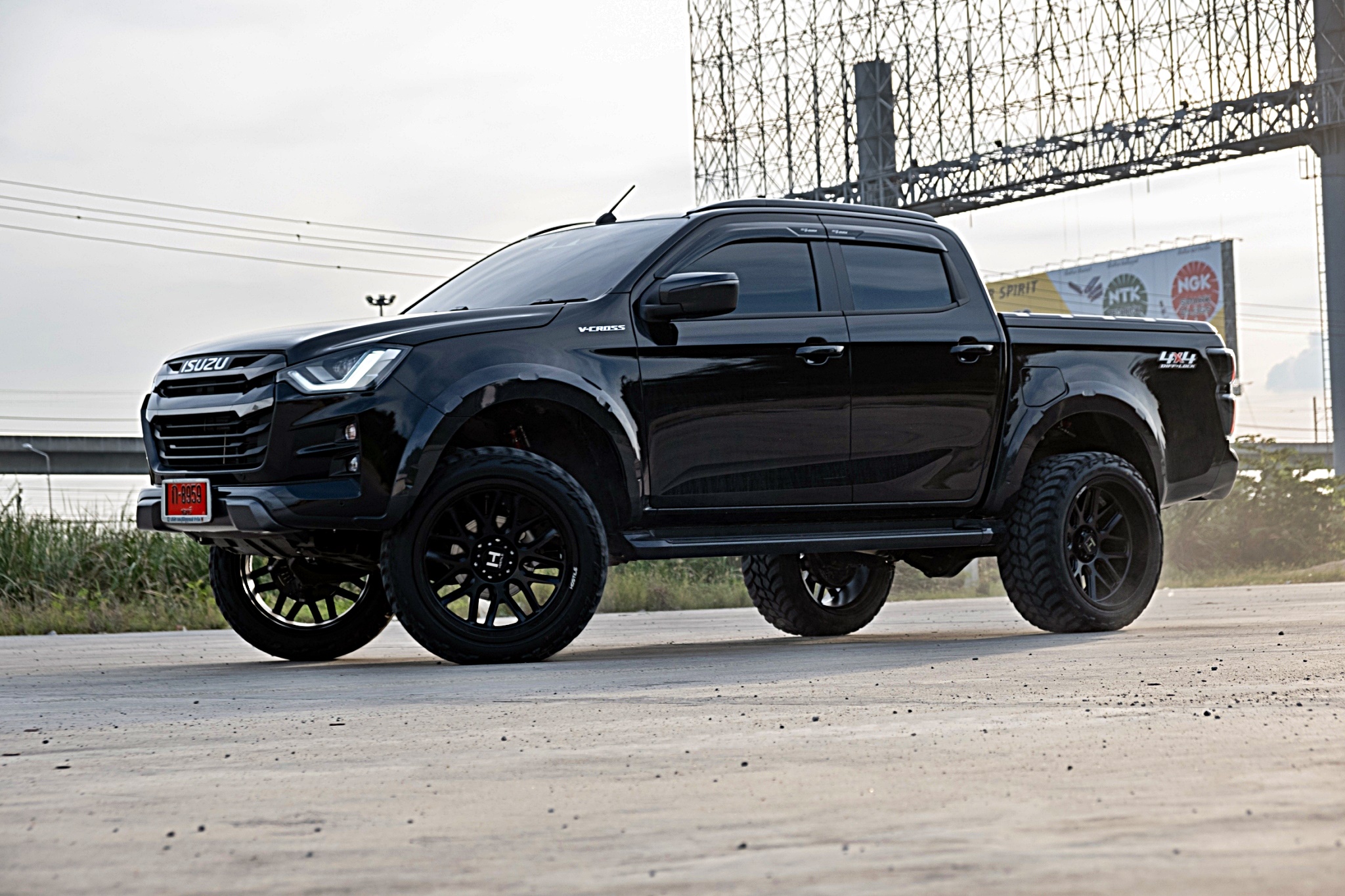 ล้อแท้ HOSTILE H120 ขอบ22 ใส่ D-MAX