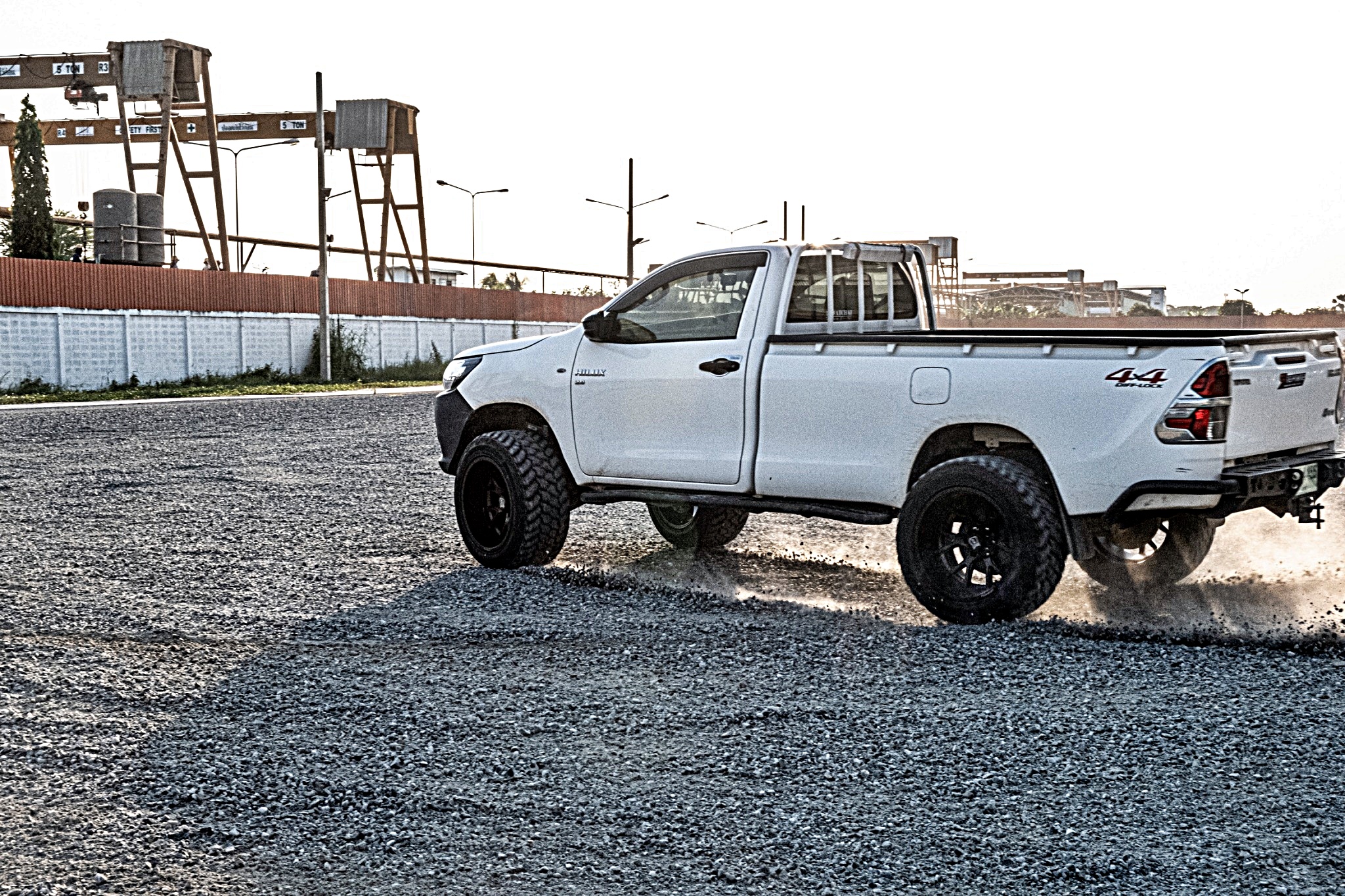 REVO หัวเดียว จองคิวจากแพร่ ทำทรงเมกาที่ STEP9