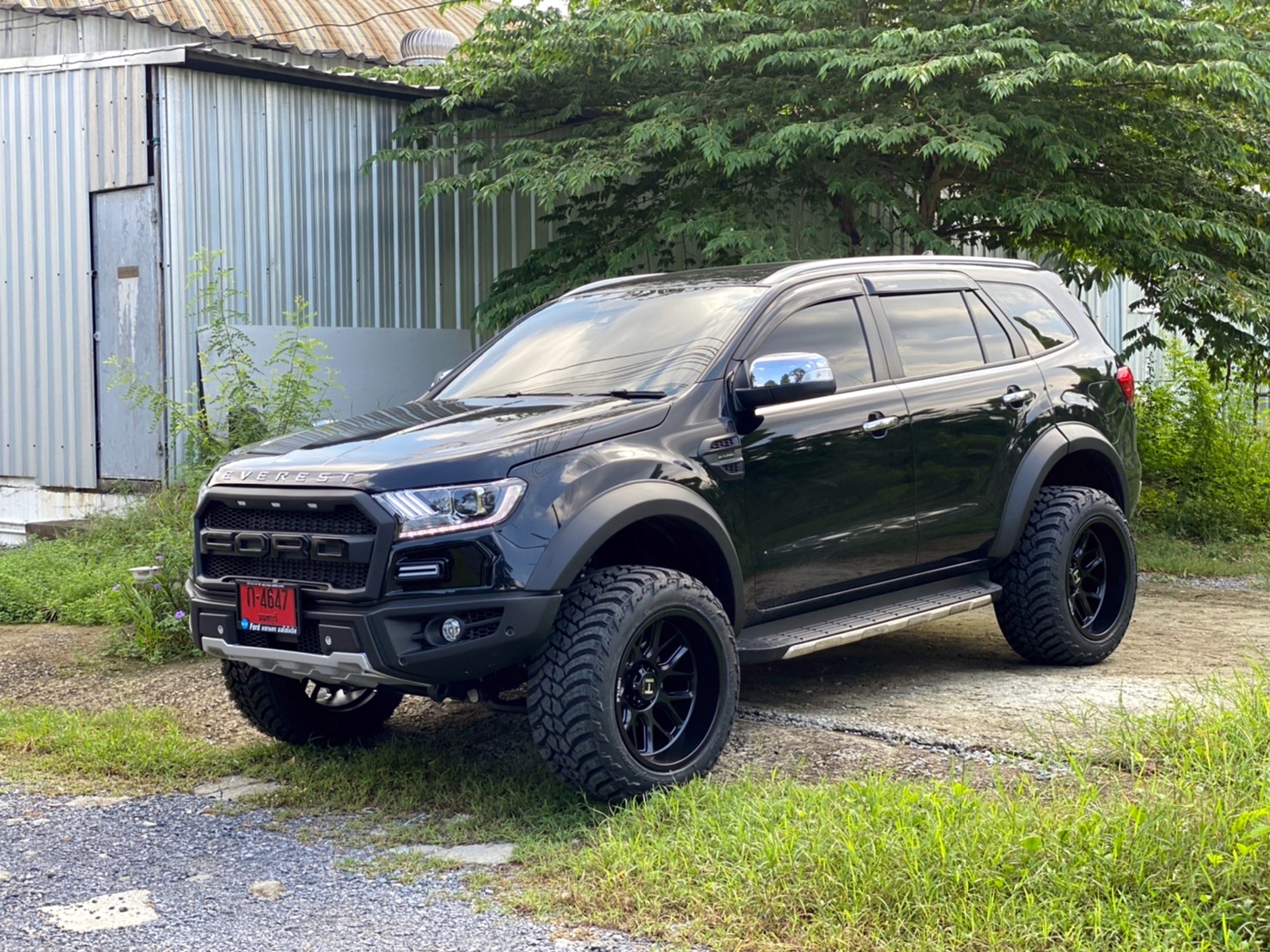 FORD EVEREST ทรงเมกา ล้อ HOSTILE H120 โคตรหล่อ