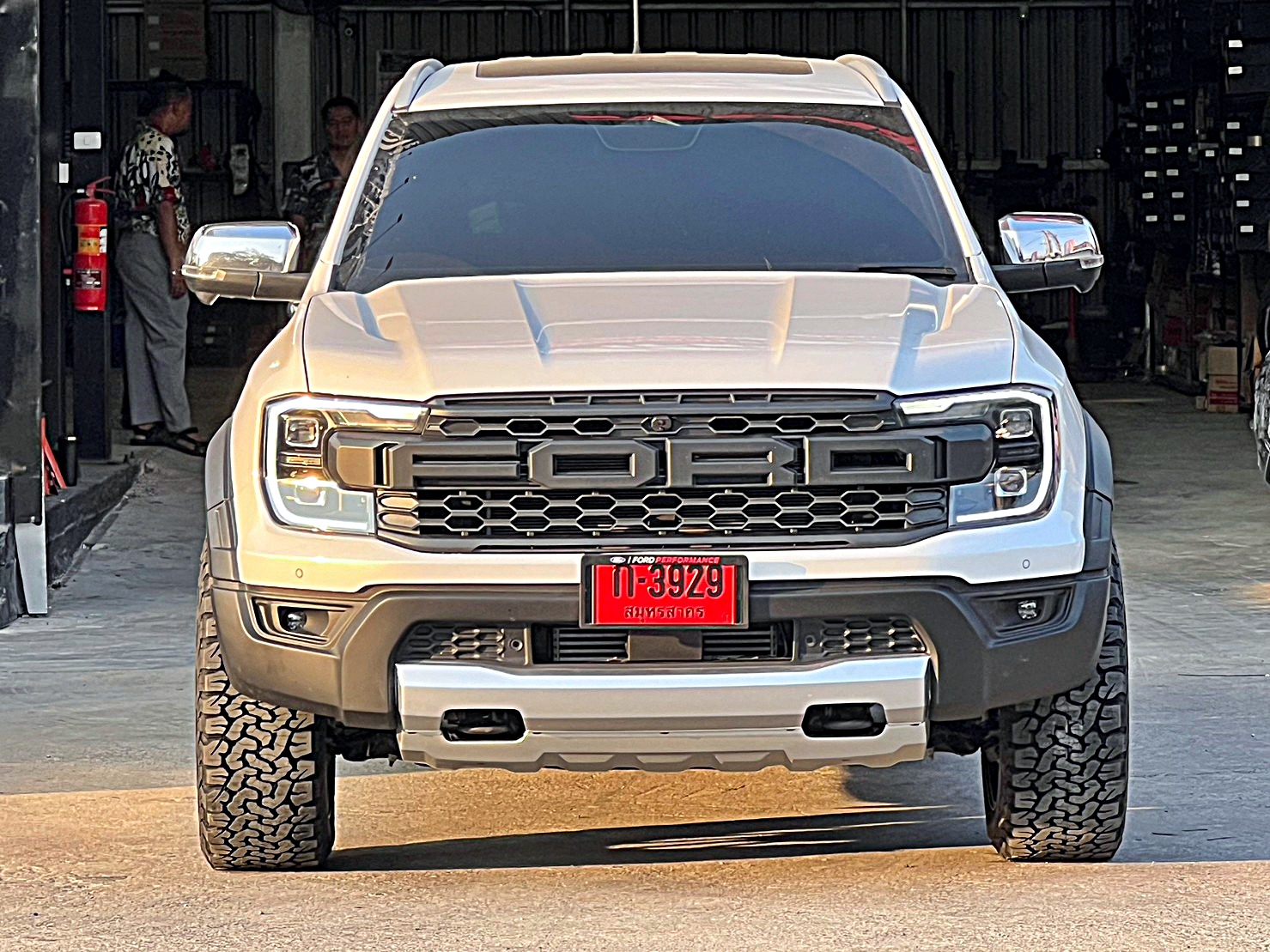 FORD EVEREST NEXTGEN แต่งวทรงเมกาที่ STEP9