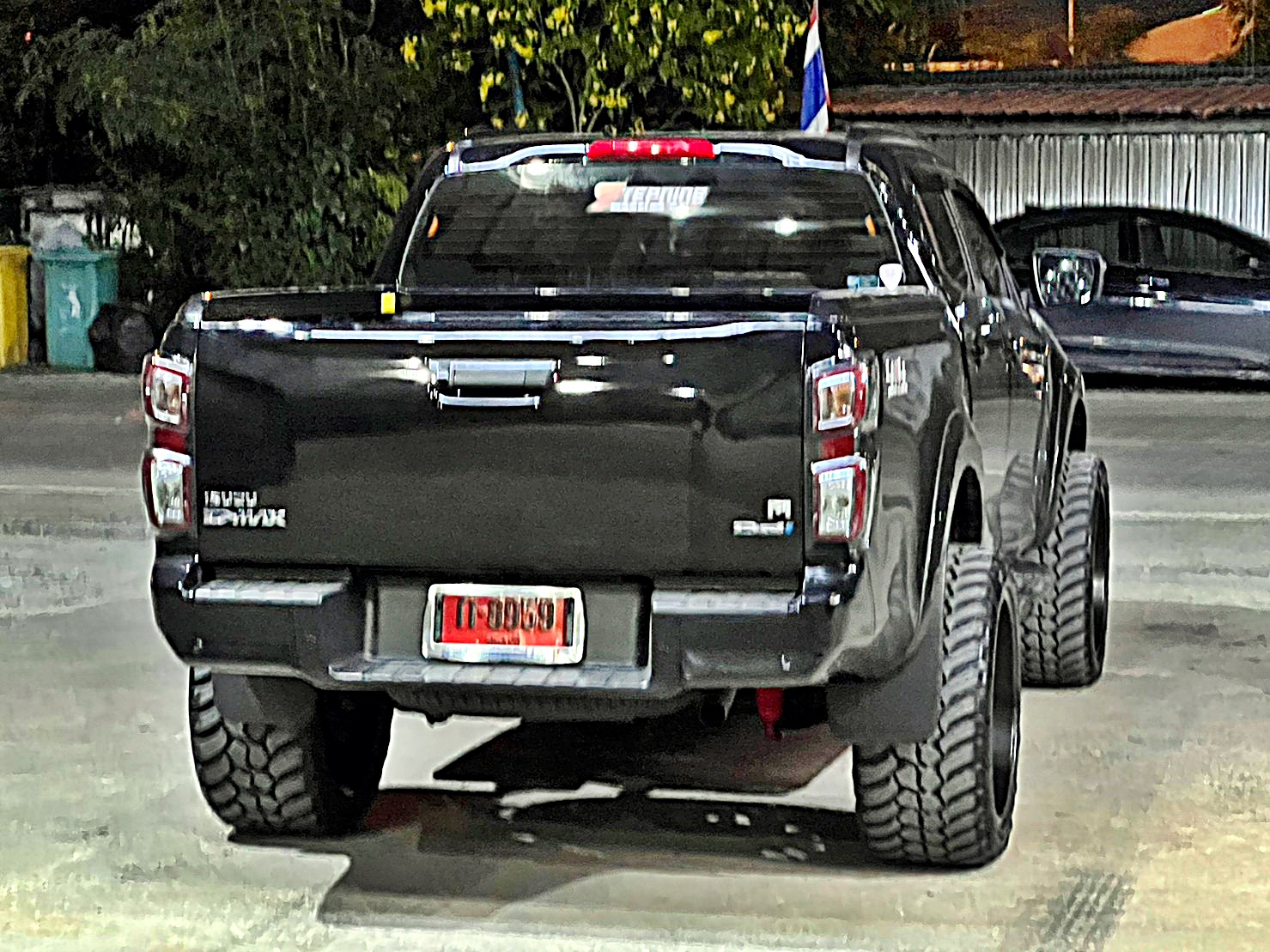 D-MAX ทรงเมกา จัดล้อแท้ HOSTILE ที่ STEP9