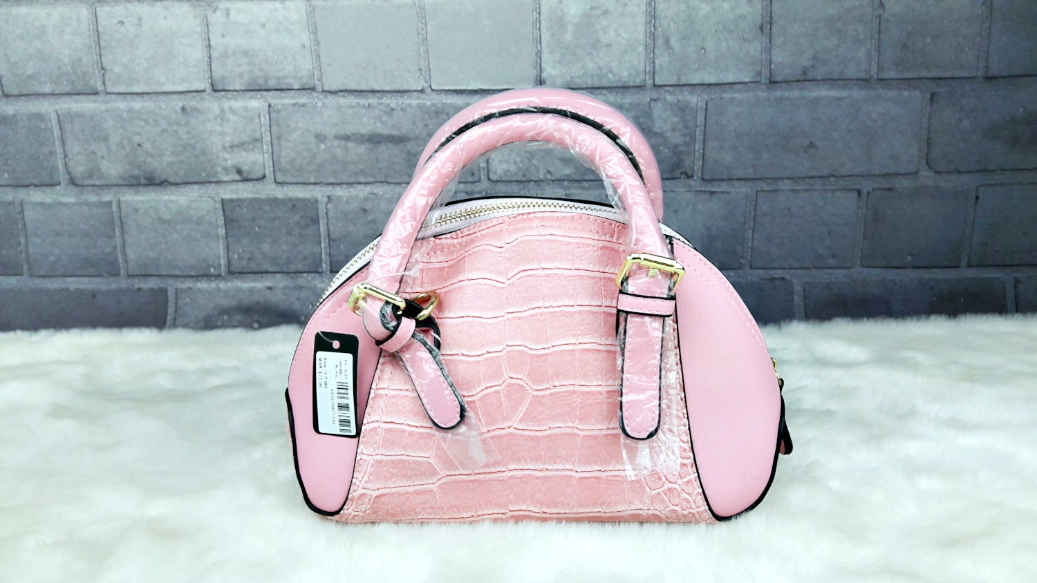 กระเป๋าถือ สะพาย GUESS