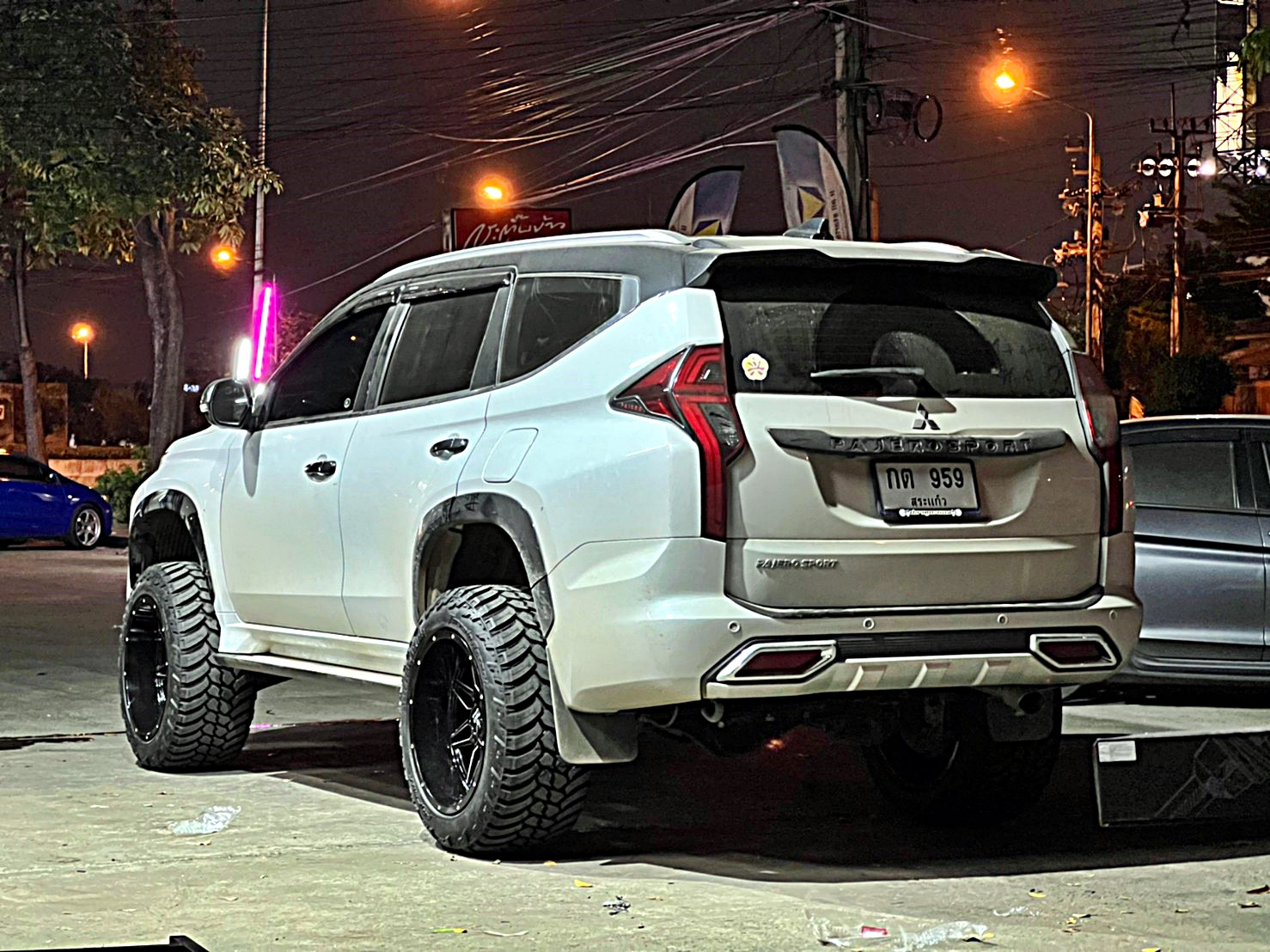 PAJERO SPORT ทรงเมกา ที่ STEP9