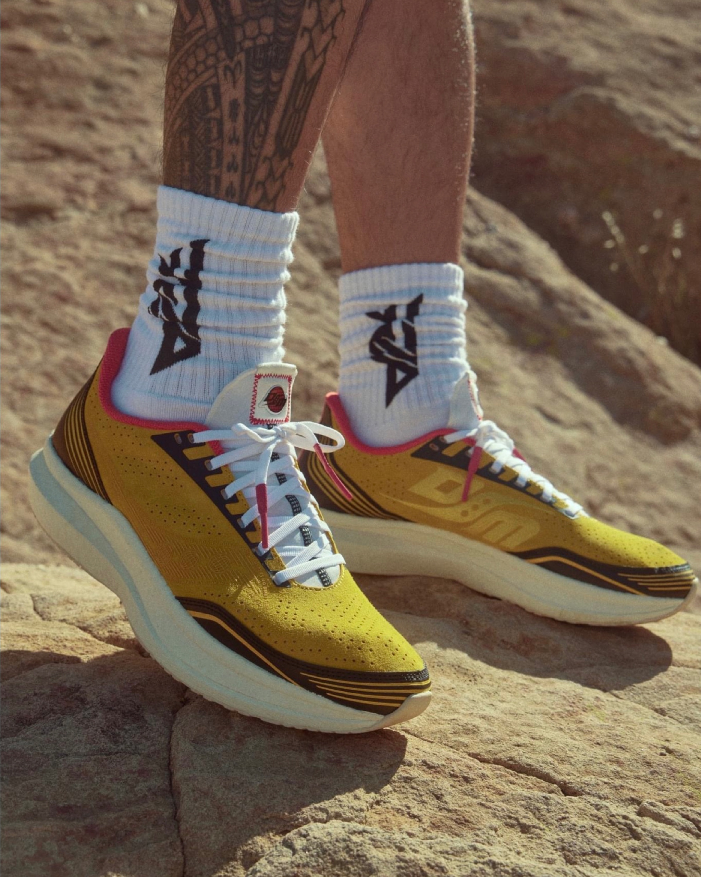 รองเท้า Saucony X Diet Starts Monday Endorphin Pro ‘EXCLUSIVE’ (M8US)