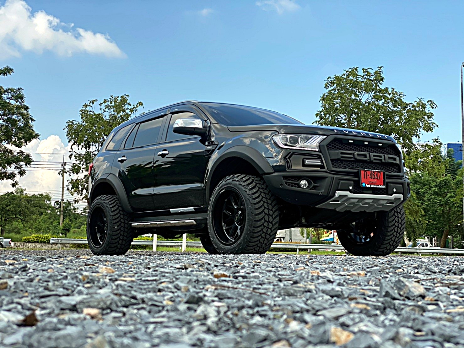 FORD EVEREST ทรงเมกา ล้อ HOSTILE H120 โคตรหล่อ