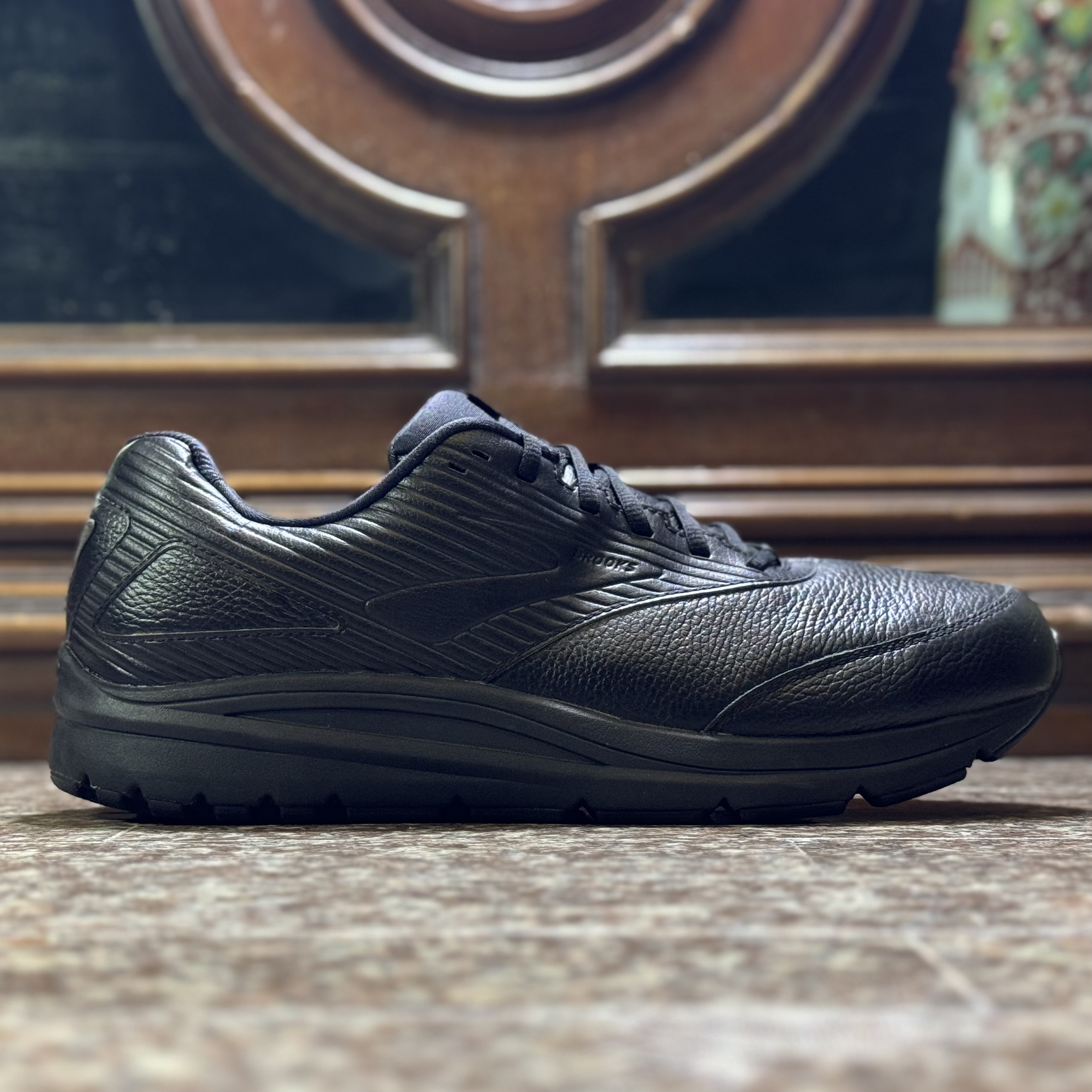 รองเท้า Brooks Addiction Walker 2 ‘TripleBlack’ #มือ2 (M14US)