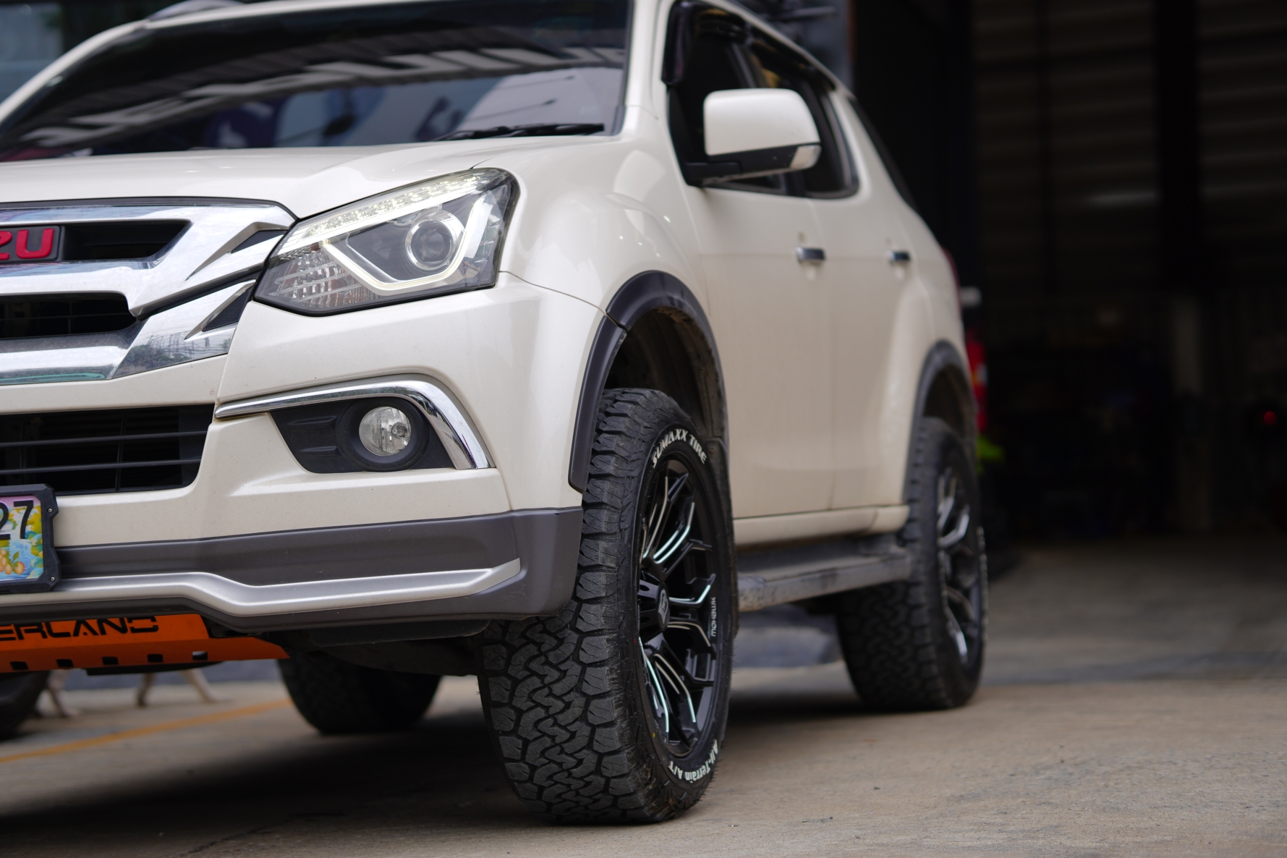 ISUZU MU-X แต่งแบบนี้ โคตหล่อ ล้อขอบ20