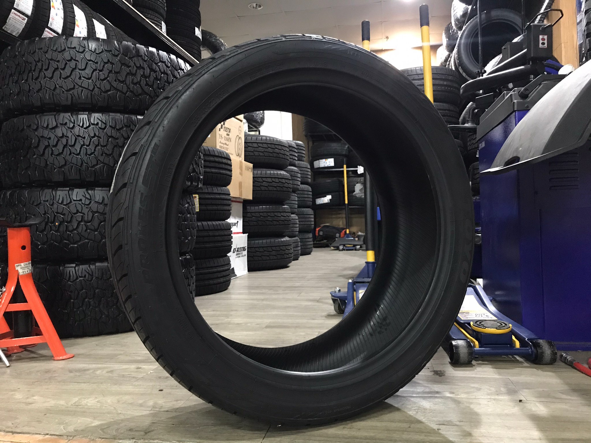 TOYO ST3 265/40-22