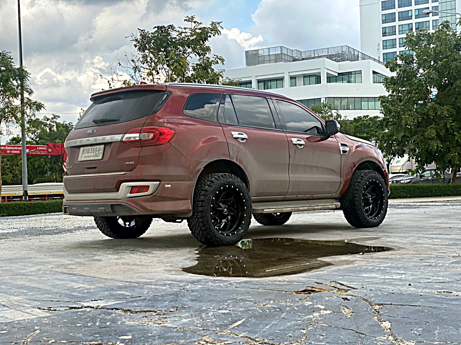 FORD EVEREST แต่งออฟโรดแบบไม่ยก