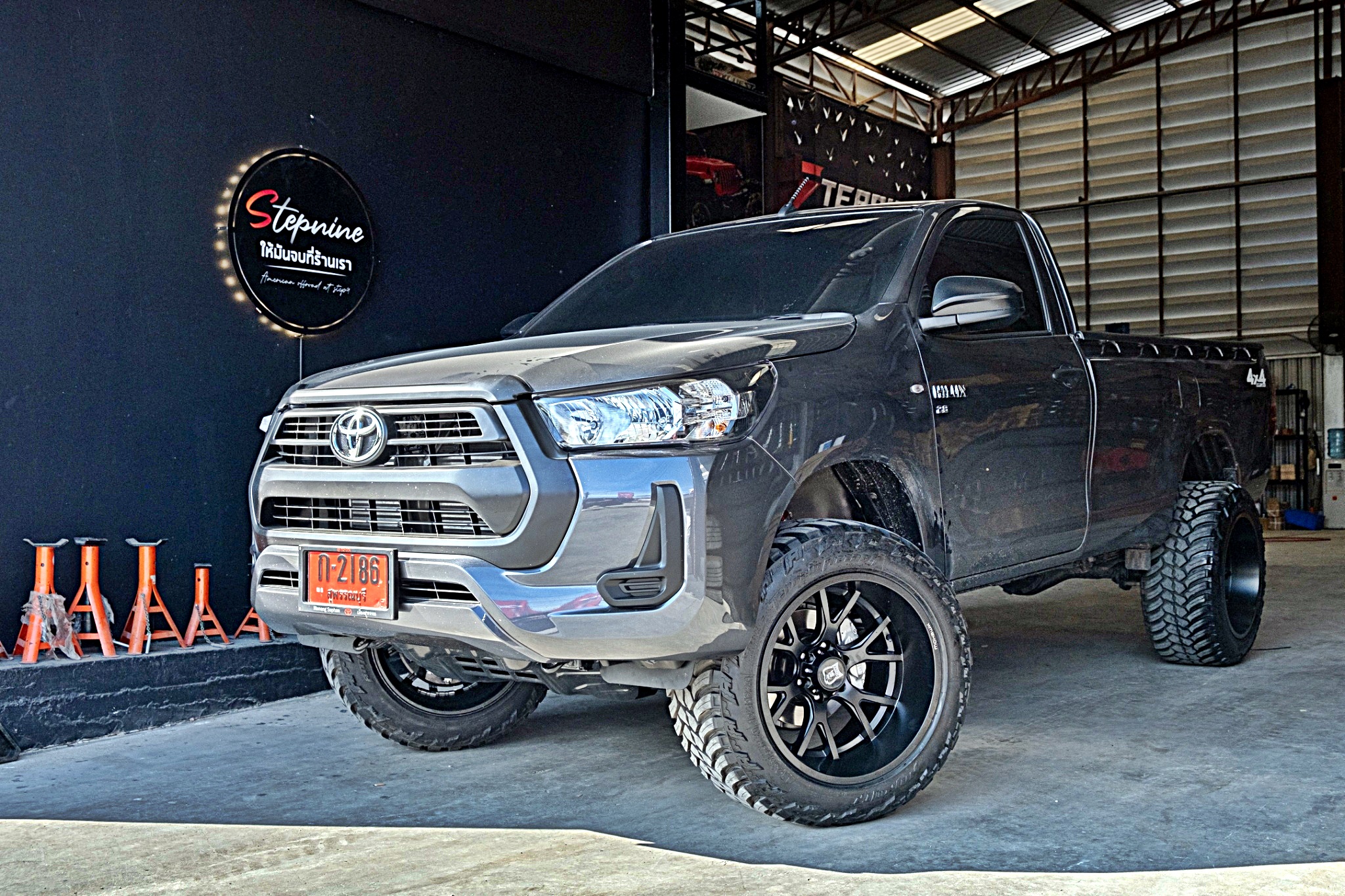 #TOYOTA_REVO_หัวเดียว จองคิวมาจากสุพรรณบุรี ทำทรงเมกาที่STEP9