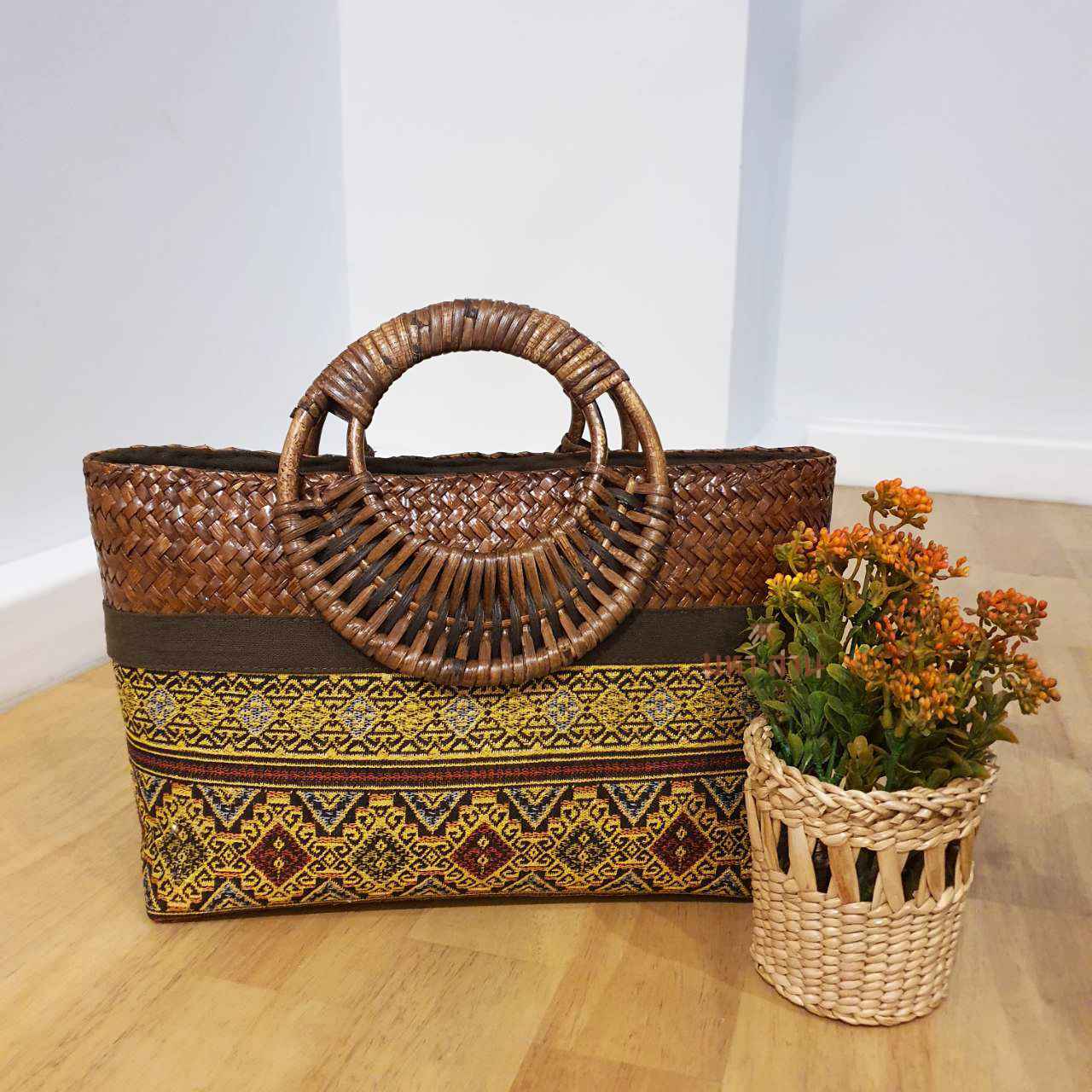 กระเป๋ากระจูด กระเป๋าหูหวาย กระเป๋าถือ กระเป๋าผ้าไทย กระเป๋าไทย 👜 คละแบบ