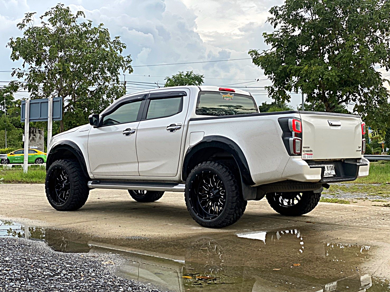 D-MAX ทรงเมกา มาไกลจากปราจีนบุรี