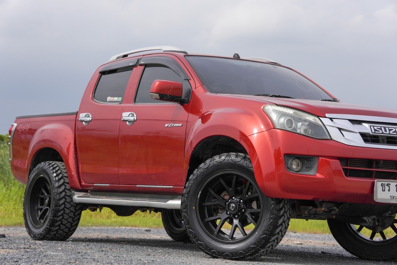 D-MAX ทรงเมกา จองคิวมาจาก ชลบุรี