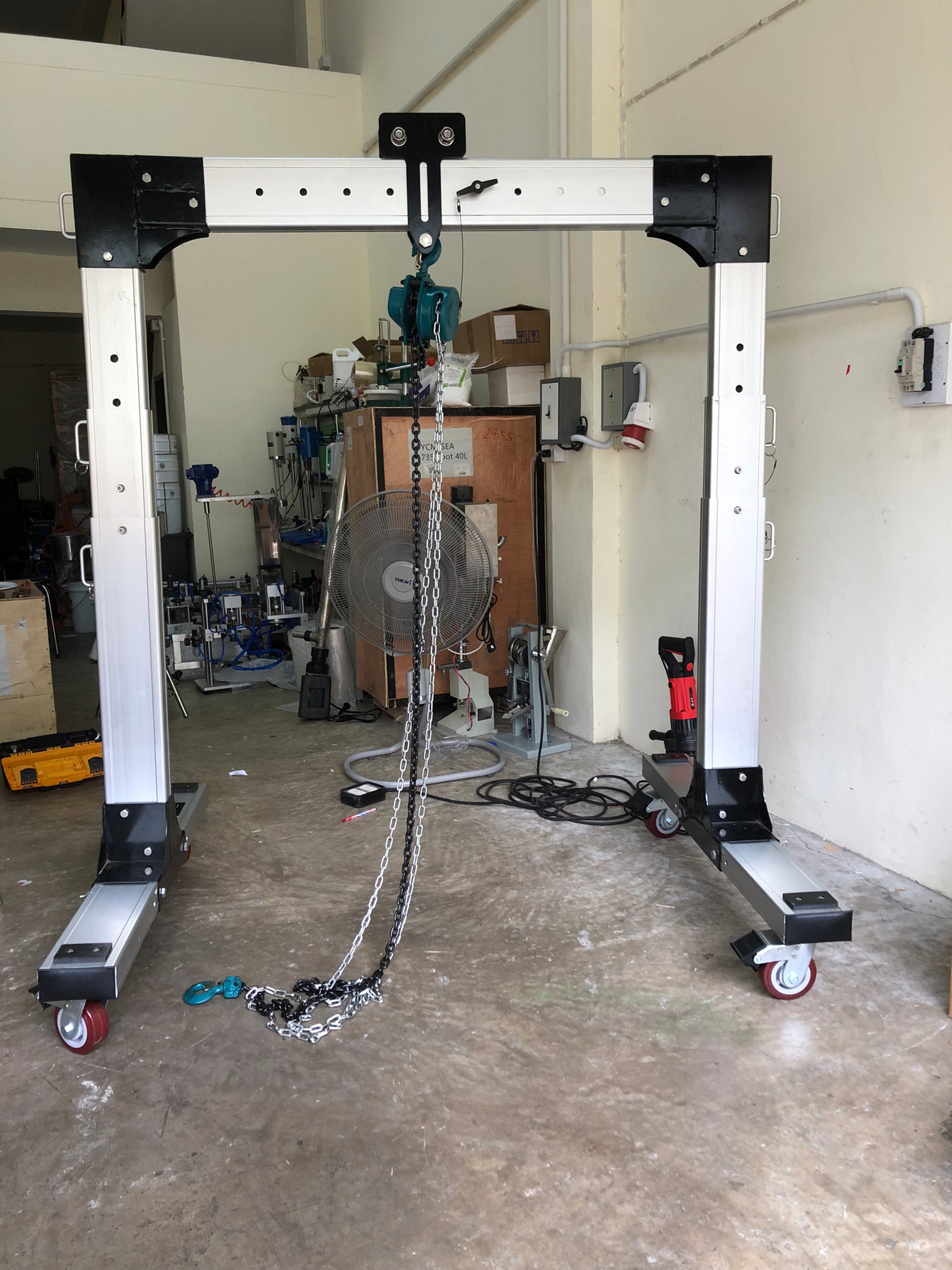 เครนยกของหนัก ปรับระดับ ประกอบเครนใช้งานได้ง่าย + รอกโซ่ มีให้เลือกหลายขนาด Crane01 kld