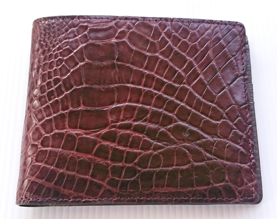 กระเป๋าสตางค์หนังจระเข้แท้ ส่วนท้องขา สีน้ำตาล