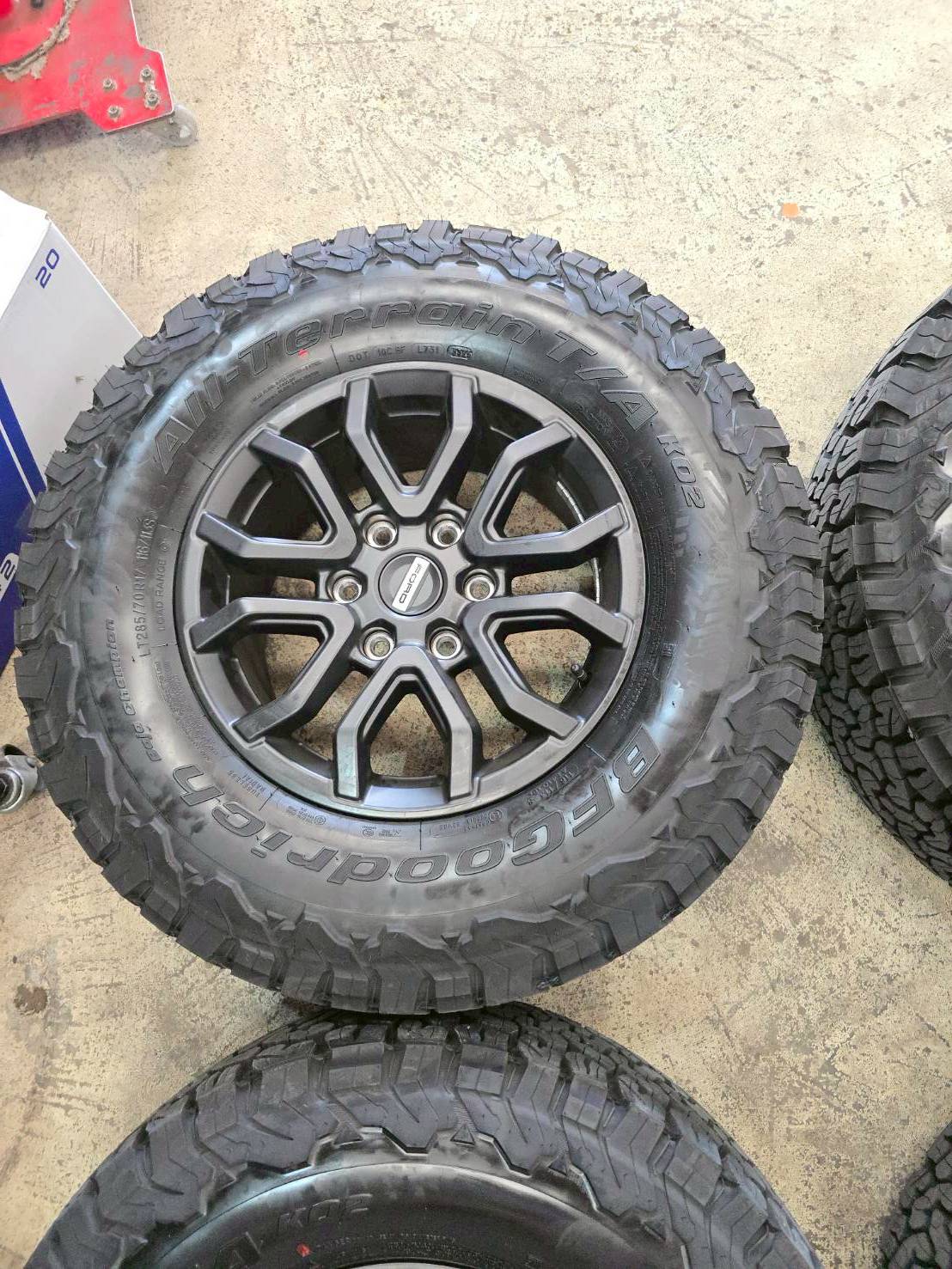 ด่วน!! ล้อเดิมRaptor ป้ายแดง ยางBF KO2 285/70R17