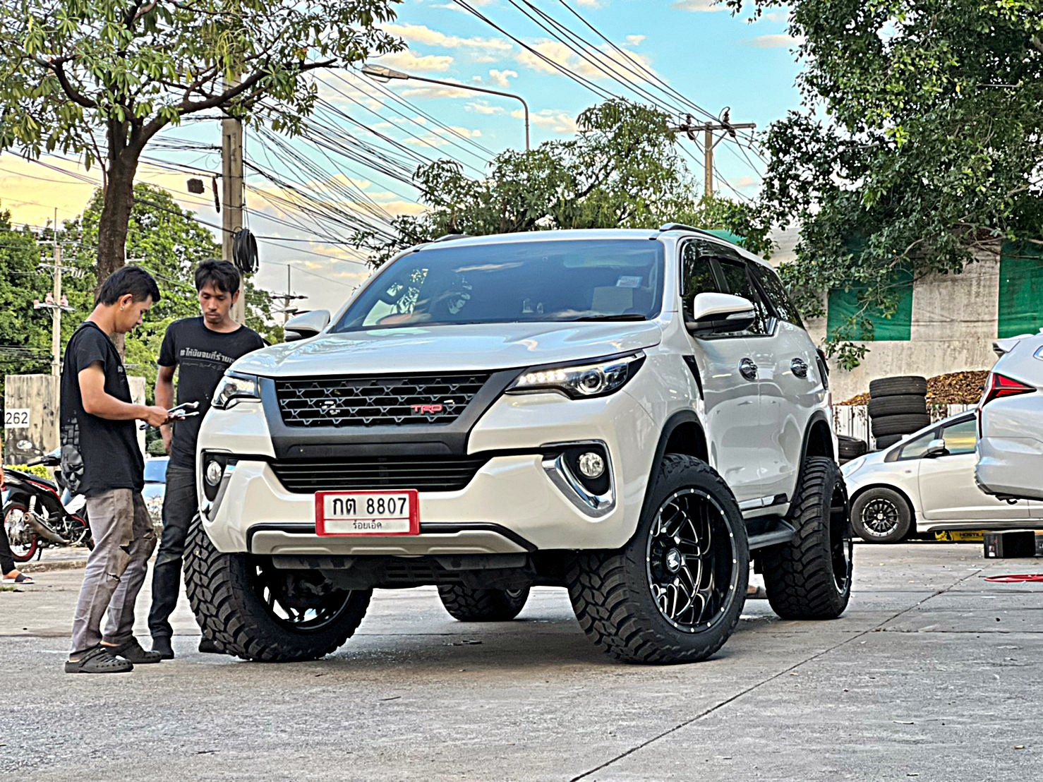 FORTUNER ทรงเมกา ล้อขอบ20 ที่ STEP9