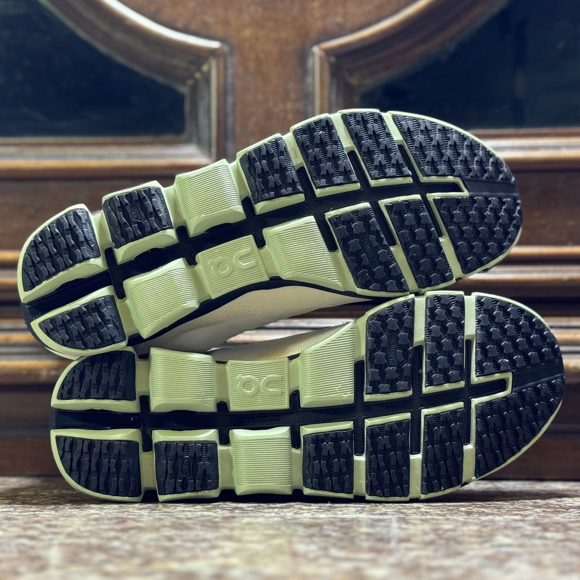 รองเท้าวิ่ง On CloudFlash #มือ2 (W7US) Women