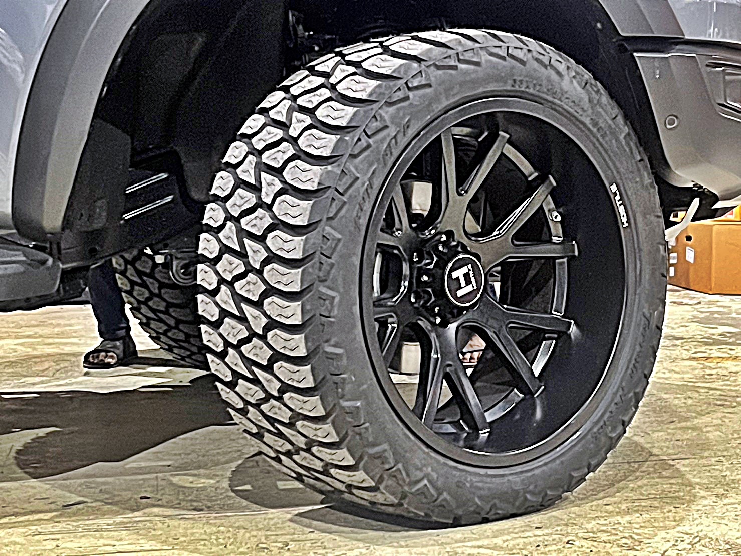 ส่งงาน RAPTOR V6 หล่อจบ ที่ Step9 ล้อแท้ HOSTILE H113