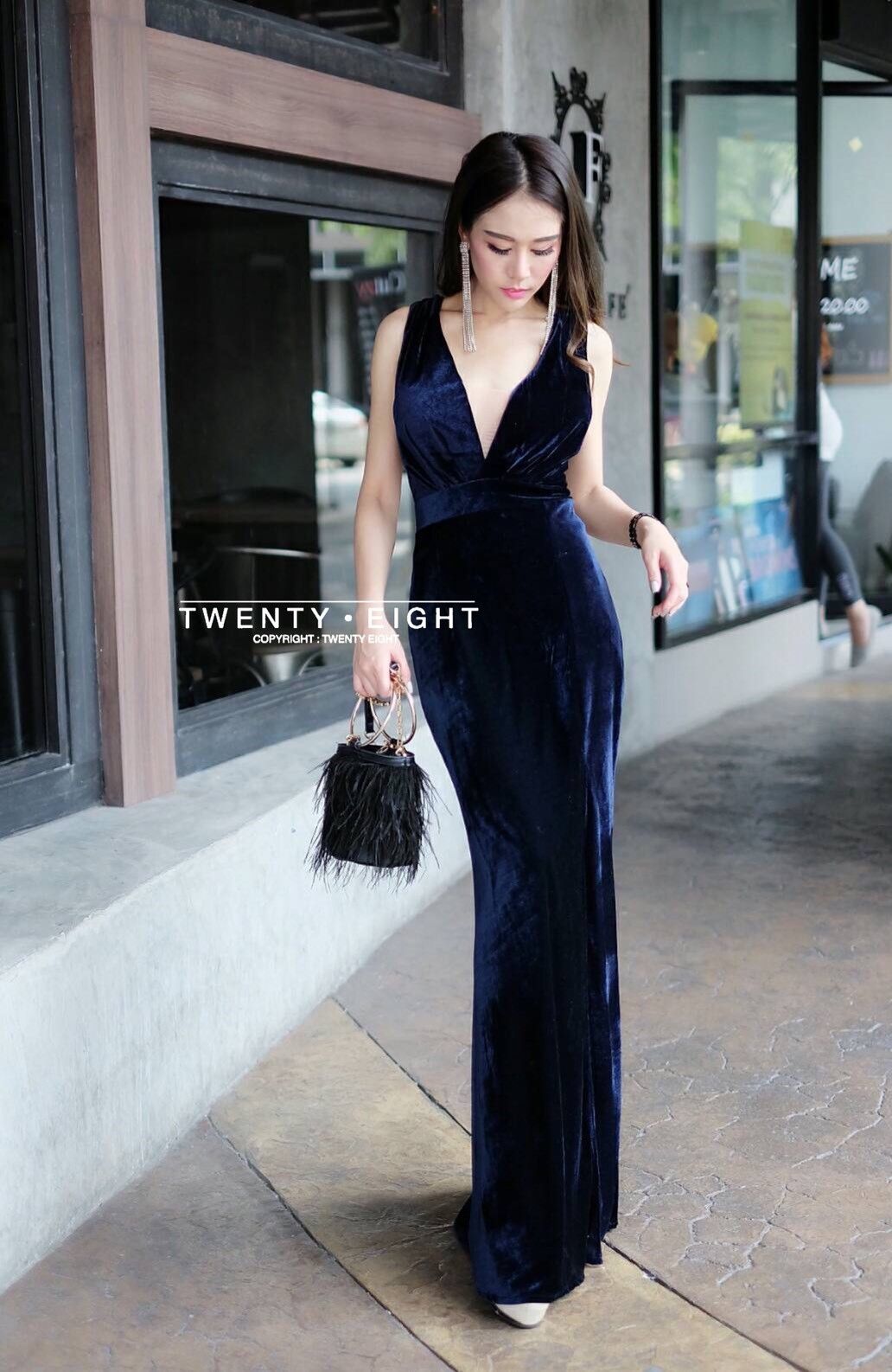 เดรสราตรียาวผ่าข้าง