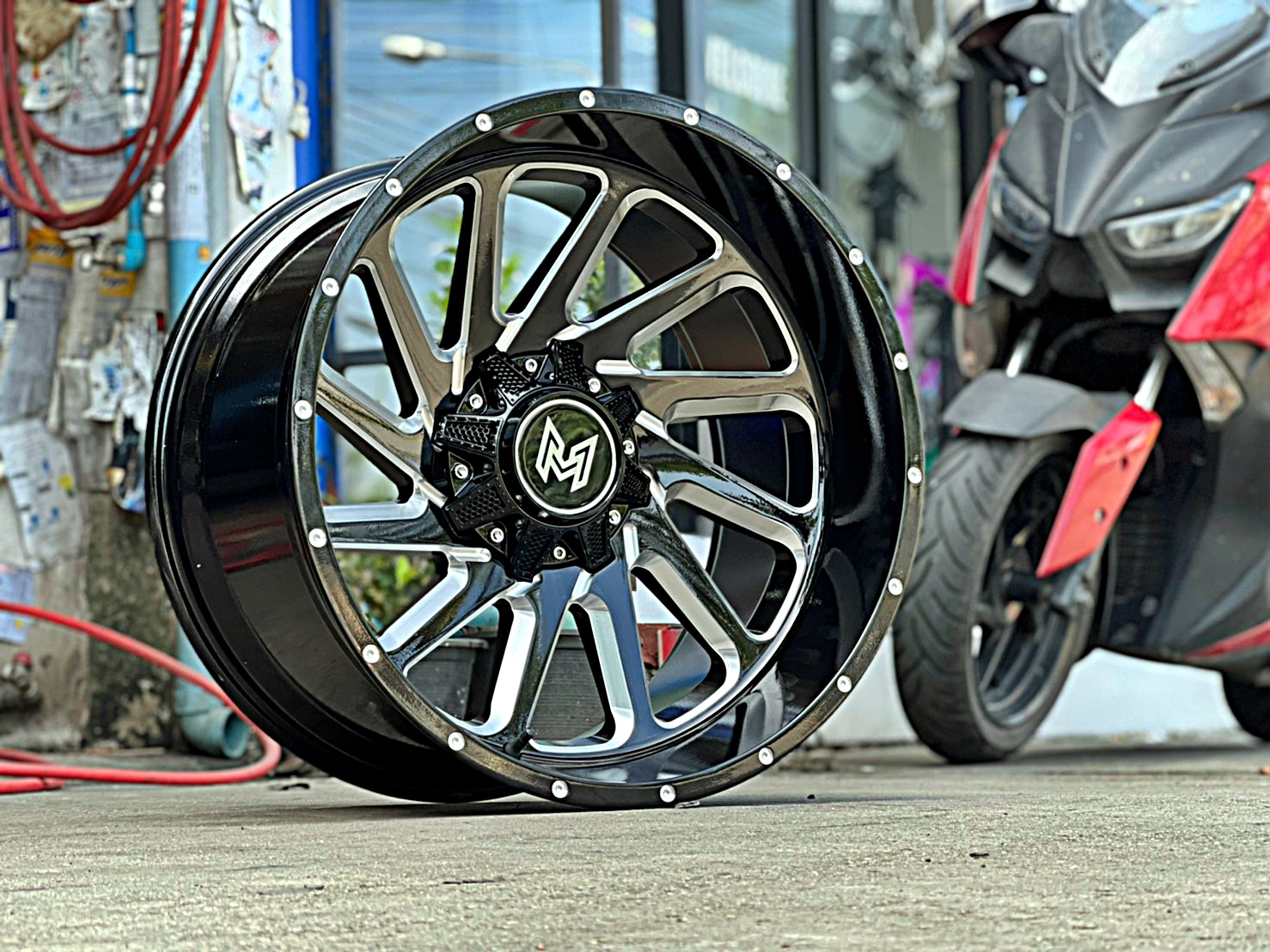 TRITON ทรงเมกา ที่ STEP9