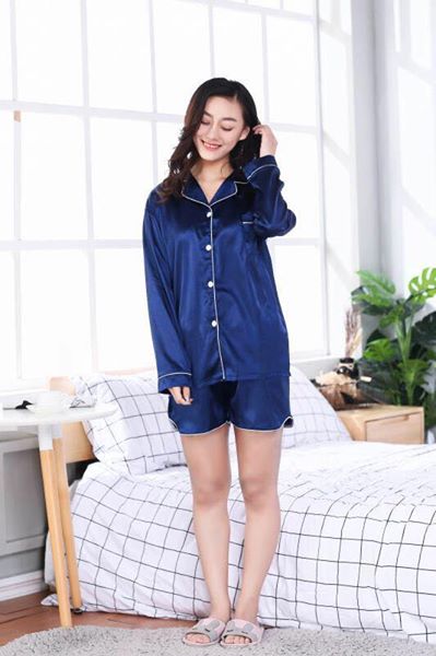 ชุดนอนซาติน