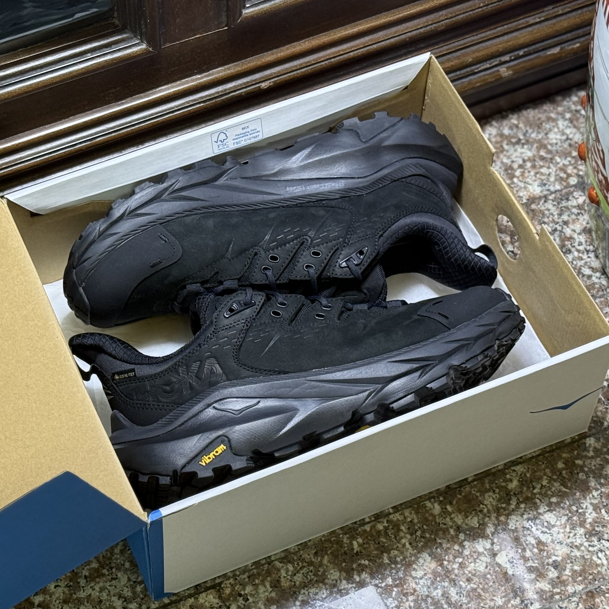 รองเท้าเดินป่า HOKA KAHA 2 Low GTX ‘AllBlack’ (M8.5/9/9.5/10US)