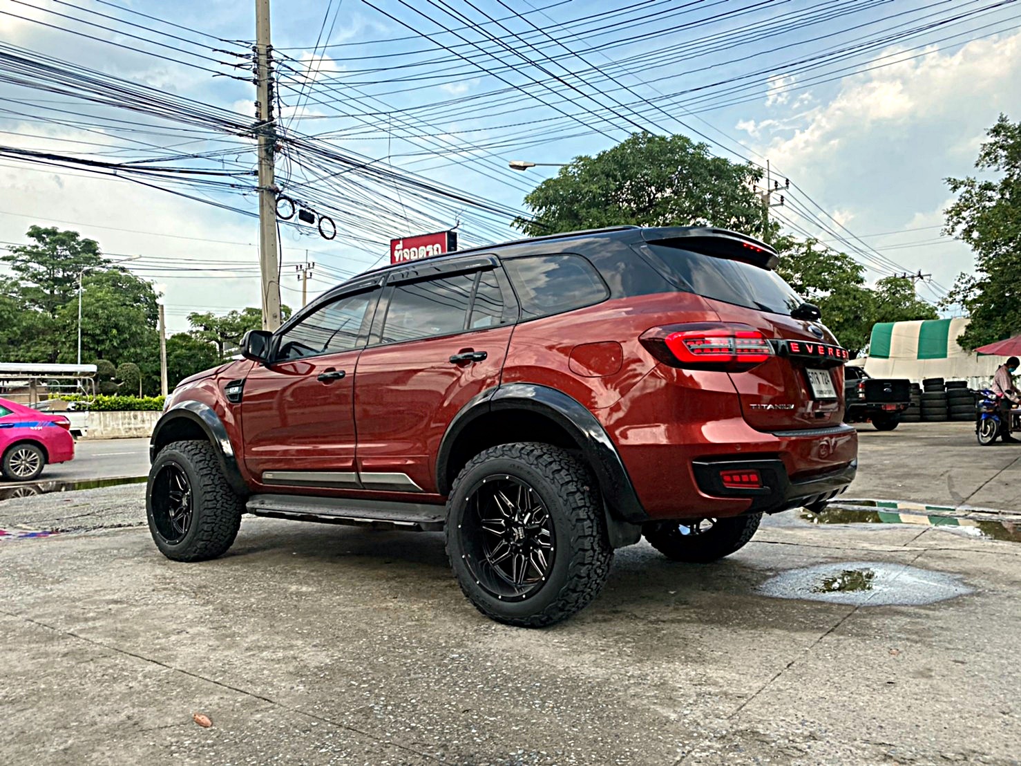 FORD EVEREST จัดทรงเมกาที่ STEP9