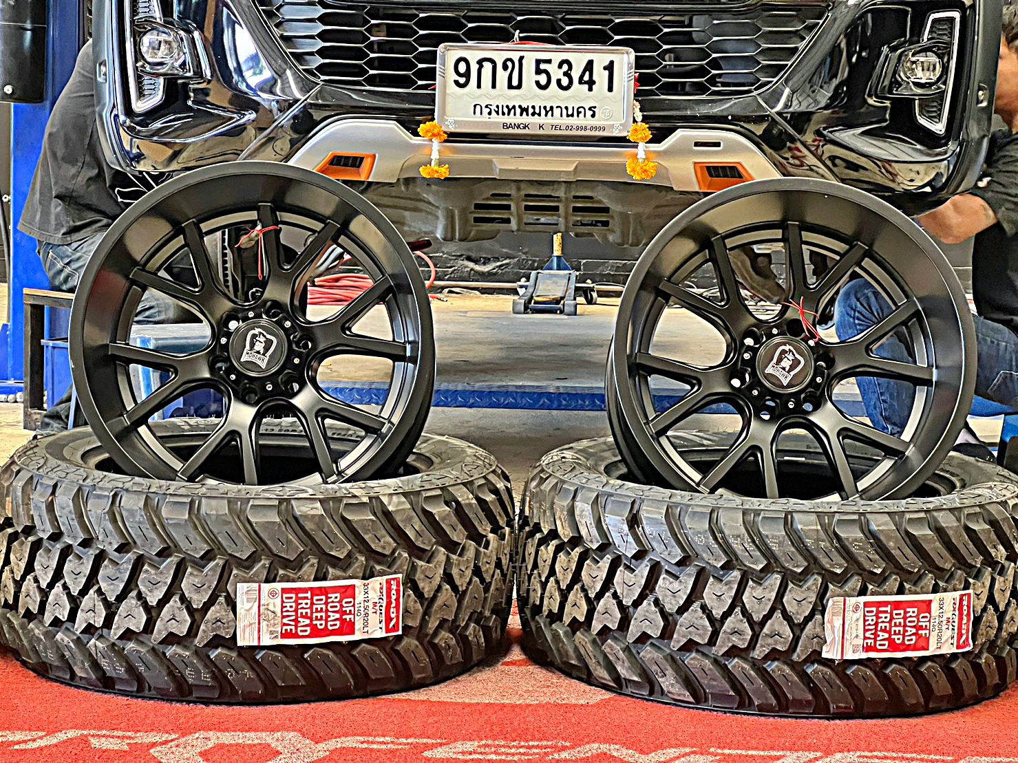 TOYOTA REVO แต่งทรงเมกาที่ STEP9