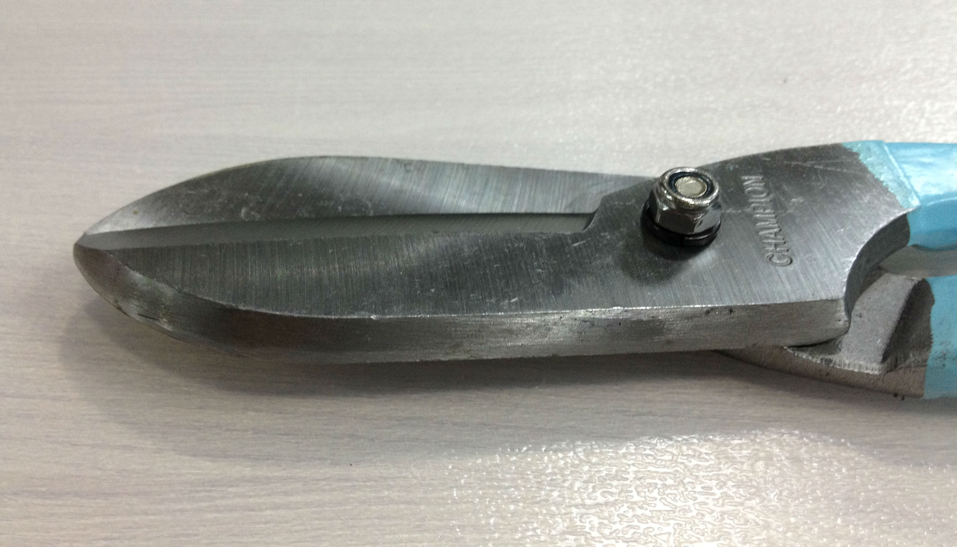 กรรไกรตัดสังกะสีปากตรง ติดสปริง ขนาด 14 นิ้ว ยี่ห้อ CHAMPION